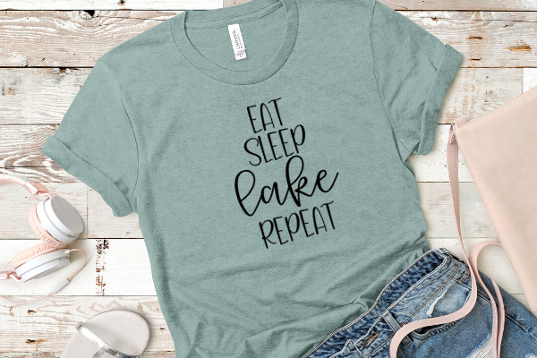Free Eat Sleep Lake Repeat SVG. This is the perfect Summer SVG for an adorable DIY project to make with your Cricut. Lake life is life. #freesvg #lakesvg #summersvg #summer #lakevibes