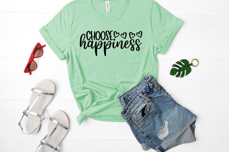 Free Choose Happiness SVG. With this free SVG you can make so many DIY projects for beginners and advanced a like. Cricut projects are so much fun. be kind. #cricut #freesvg #dy #behappy